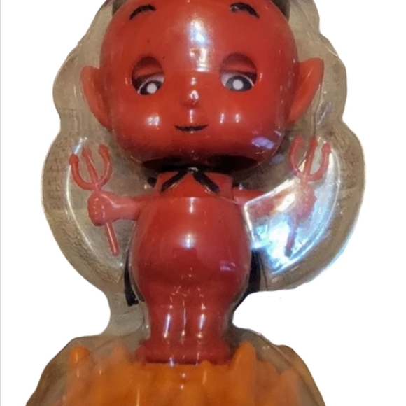 5-Solar Powered Dancing Devil, Bride, Dead Boy, Swinging Ghost, & Your choice - Picture 6 of 11